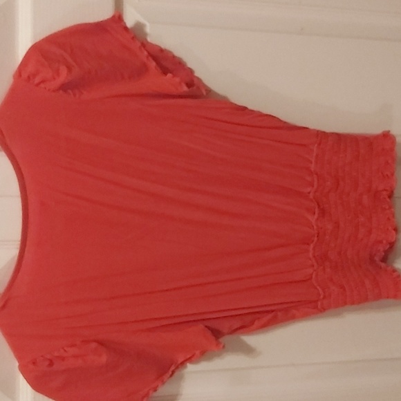 GUESS Top - Picture 4 of 4